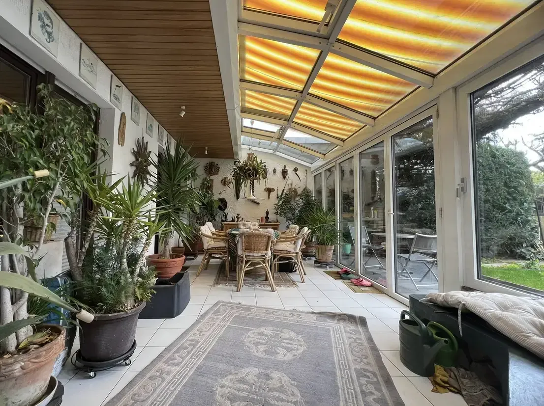 140 m² Bungalow mit Wintergartentraum – Leben wie im Urlaub in Bonner Toplage