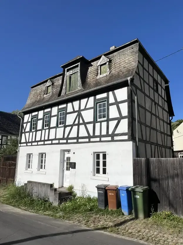 Familienglück in Bad Hönningen – Denkmalschutz mit Garten und Rheinblick