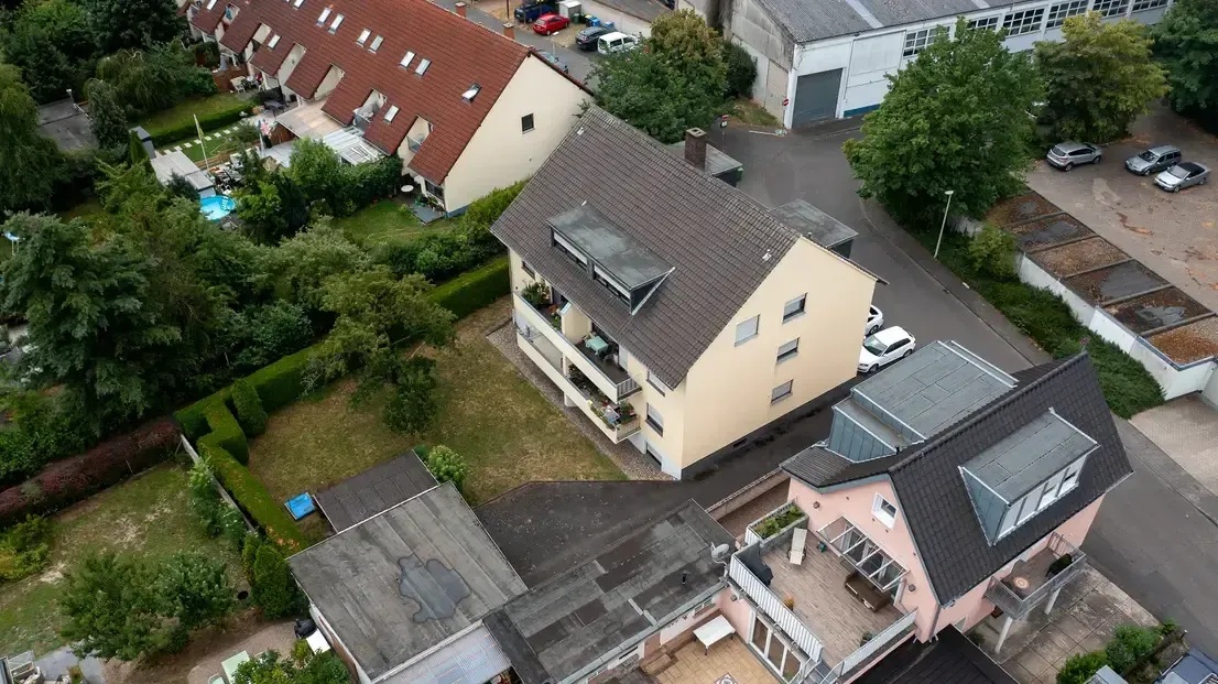 Modernisierte Eigentumswohnung in Bonner Toplage – Hochparterre mit Balkon und Garten – Bild 11 von 23