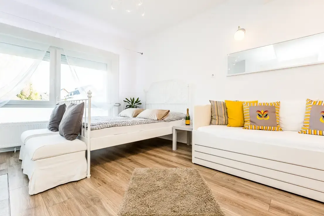 Kölner Familienhaus mit Appartments – lukrative AIRBNB-Lizenz in Toplage – Bild 14 von 27