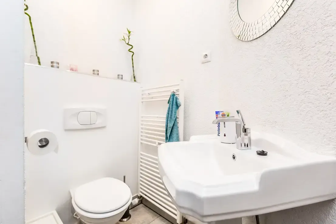 Kölner Familienhaus mit Appartments – lukrative AIRBNB-Lizenz in Toplage – Bild 15 von 27