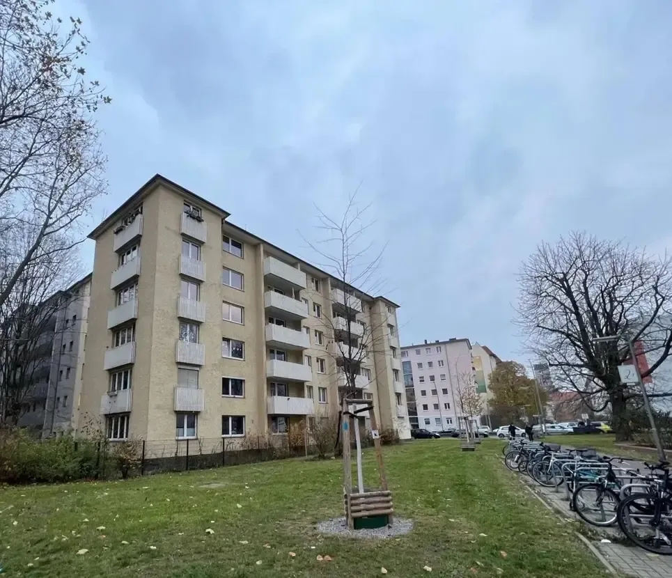 Schöne Toplage in Schöneberg – großzügige 2-Zimmer-Wohnung – Bild 16 von 21