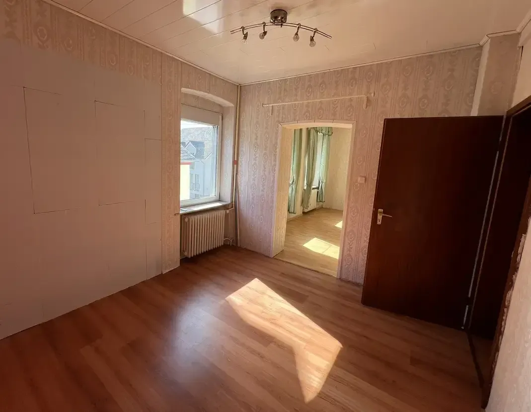 2-Familienhaus mit Wintergarten – Selbstnutzung oder Kapitalanlage – Bild 4 von 24