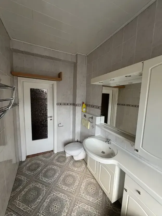 2-Familienhaus mit Wintergarten – Selbstnutzung oder Kapitalanlage – Bild 13 von 24
