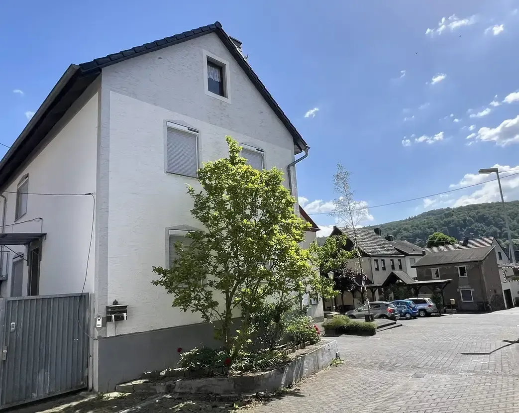 2-Familienhaus mit Wintergarten – Selbstnutzung oder Kapitalanlage – Bild 15 von 24