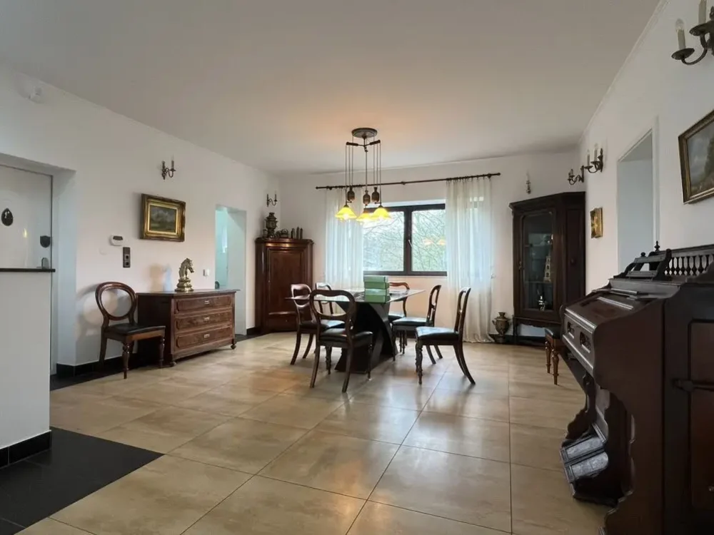 10c8f75d-0735-4640-bfed-01697acb6f29-2008206831