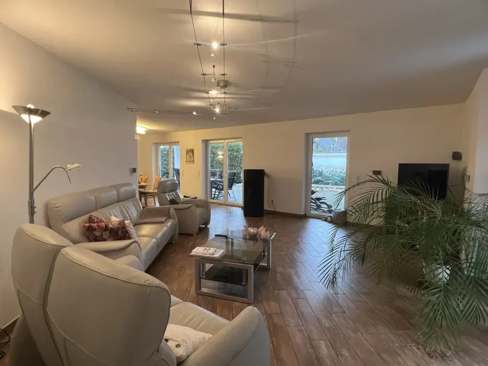 4ab7986c-13b9-4d8e-8d5b-080941b8ffdc-1987602091