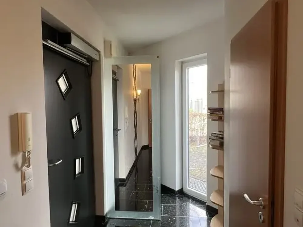 8a70b701-ca21-4b36-a5d3-7505ec8749a1-1997375519