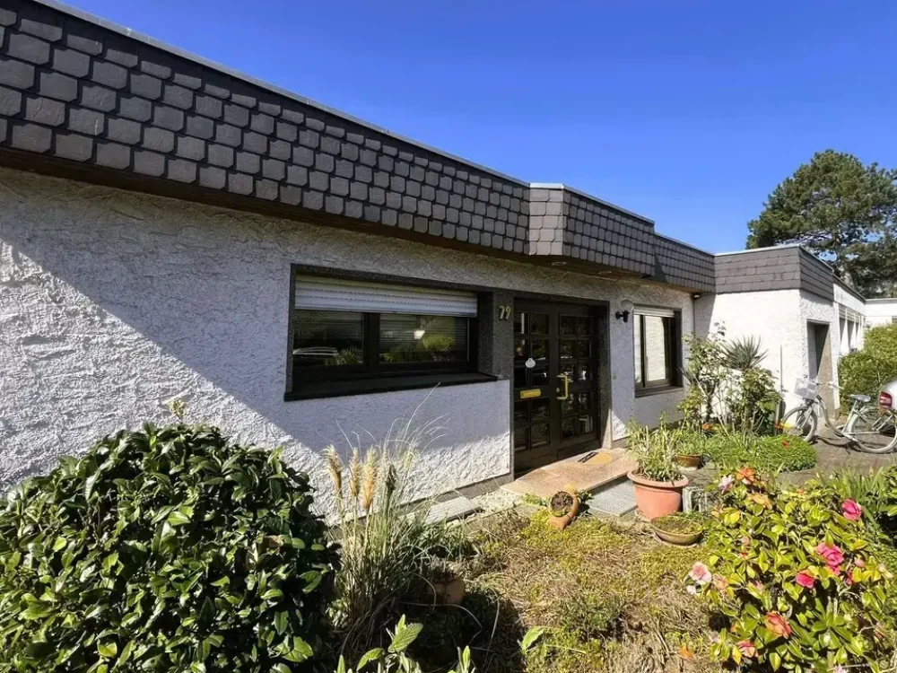 9b8329a1-8e95-486f-8ede-8a6ff62c2d9a-1896979357