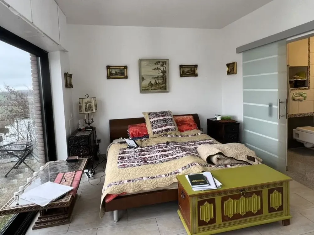 cc984d83-0d1b-46da-bfdd-0e45eef67ca9-2008207035