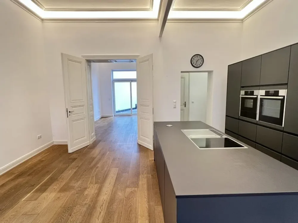 d4005789-edd1-4d79-b92d-97d9066a8264-2010671433